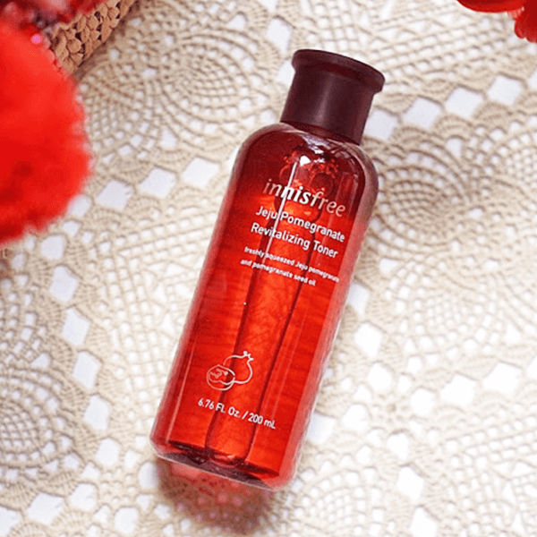 Nước Hoa Hồng Làm Sáng Da, Ngăn Ngừa Lão Hóa Chiết Xuất Từ Lựu Innisfree Jeju Pomegranate Revitalizing Toner 200ml