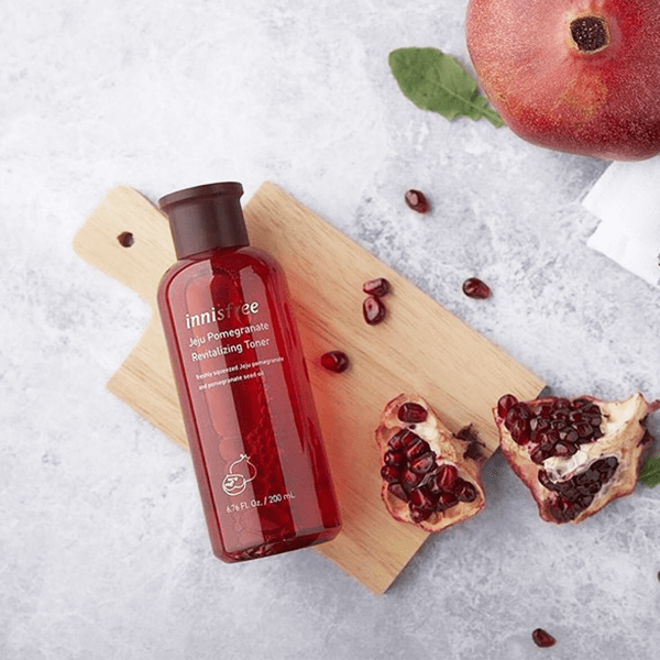 Nước Hoa Hồng Làm Sáng Da, Ngăn Ngừa Lão Hóa Chiết Xuất Từ Lựu Innisfree Jeju Pomegranate Revitalizing Toner 200ml