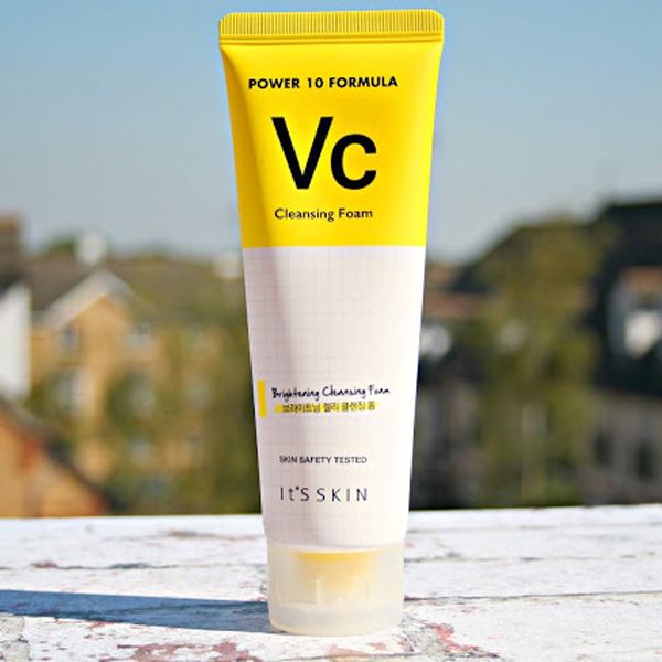 Sửa Rửa Mặt It's Skin Powder 10 Formula VC Cleansing Foam (120ml)-Tặng Kèm Son (không tích điểm)
