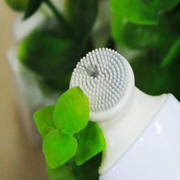 Cọ tẩy mụn RIRE STYLE BLACKHEAD BRUSH CLEANSER