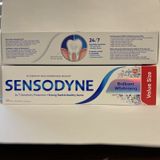  Kem Đánh Răng Đa Năng Trắng Răng + Khỏe Nướu Sensodyne Brilliant Whitening Sensitivity Protection - 135ml 