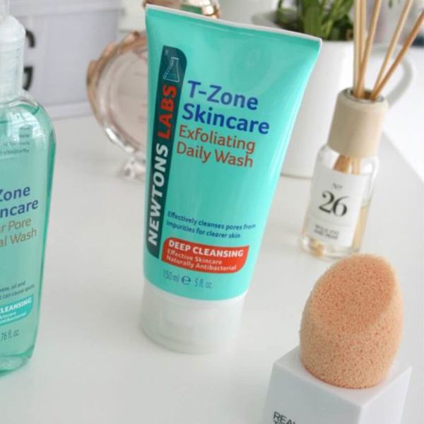  Sữa Rửa Mặt Có Hạt Tinh Chất Tràm Trà T-Zone Deep Cleansing (không tích điểm) 