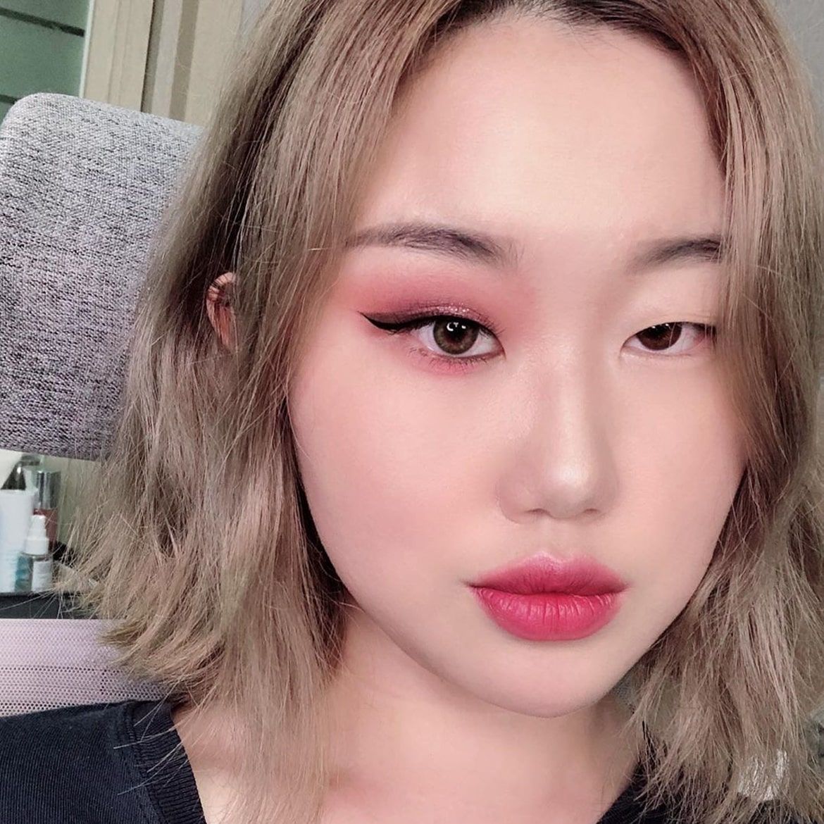 Bút Dạ Kẻ Mắt Karadium Waterproof Brush Liner Black