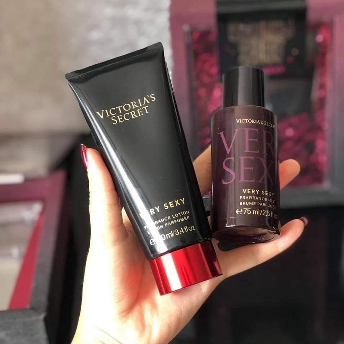 Bộ sản phẩm Victoria's Secret Very Sexy Gift Set Fragrance Mist & Lotion