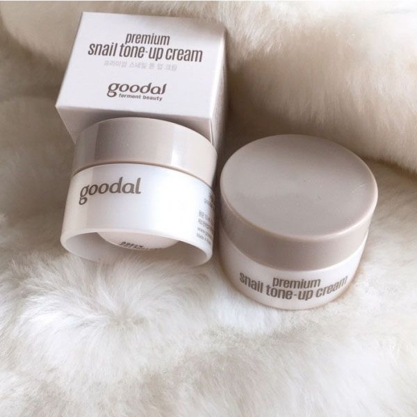 Kem Dưỡng Trắng Da Ốc Sên Goodal Premium Snail Tone Up Cream 10ml