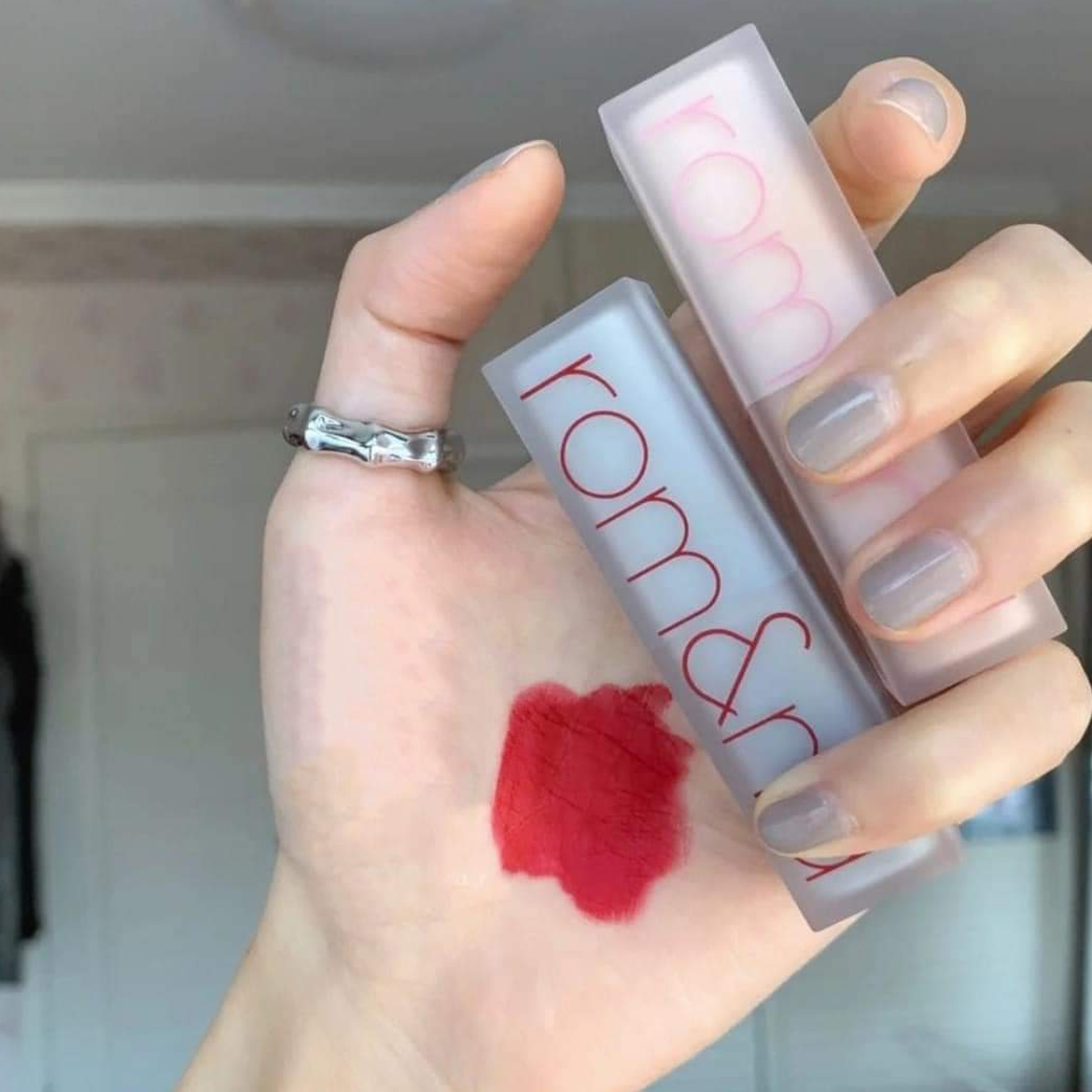 Son Thỏi Romand New Zero Matte Lipstick