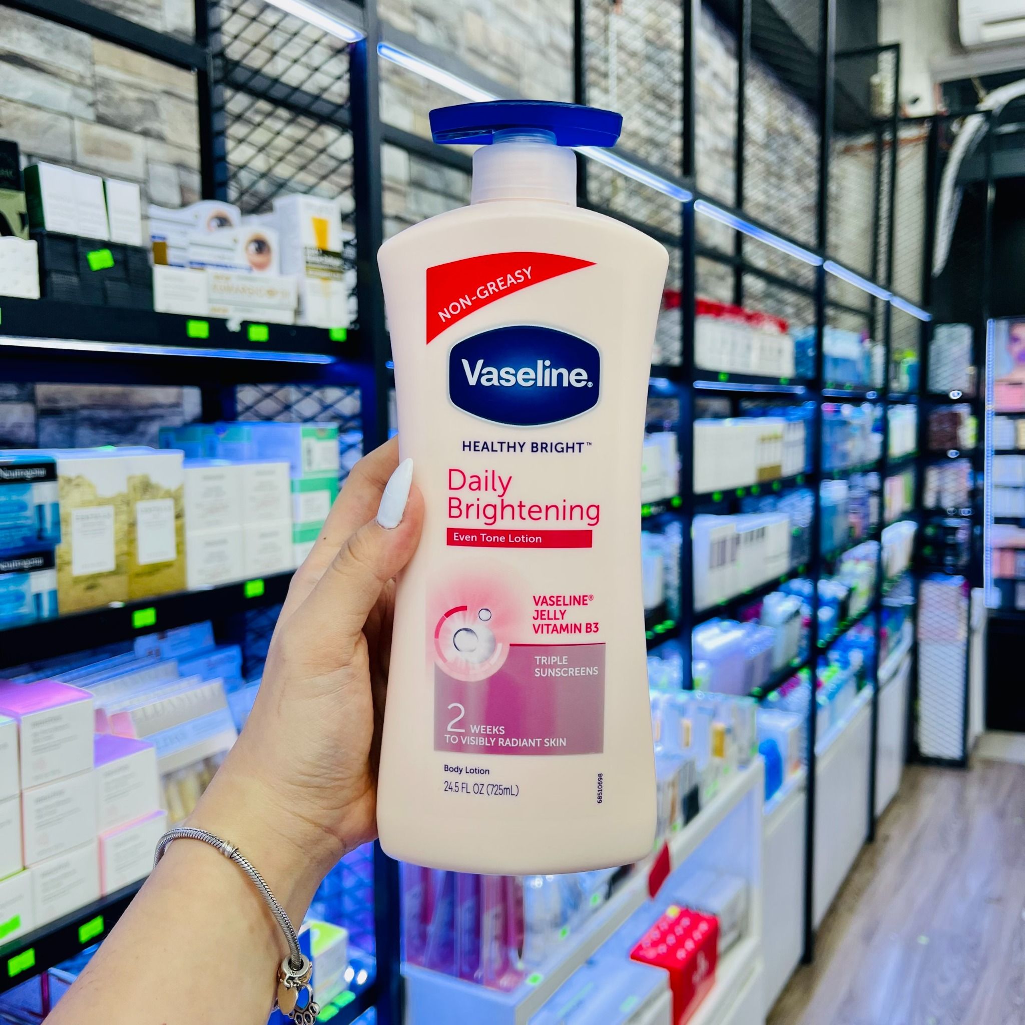  Lotion Dưỡng Thể VASELINE Healthy Body Lotion 725ml 