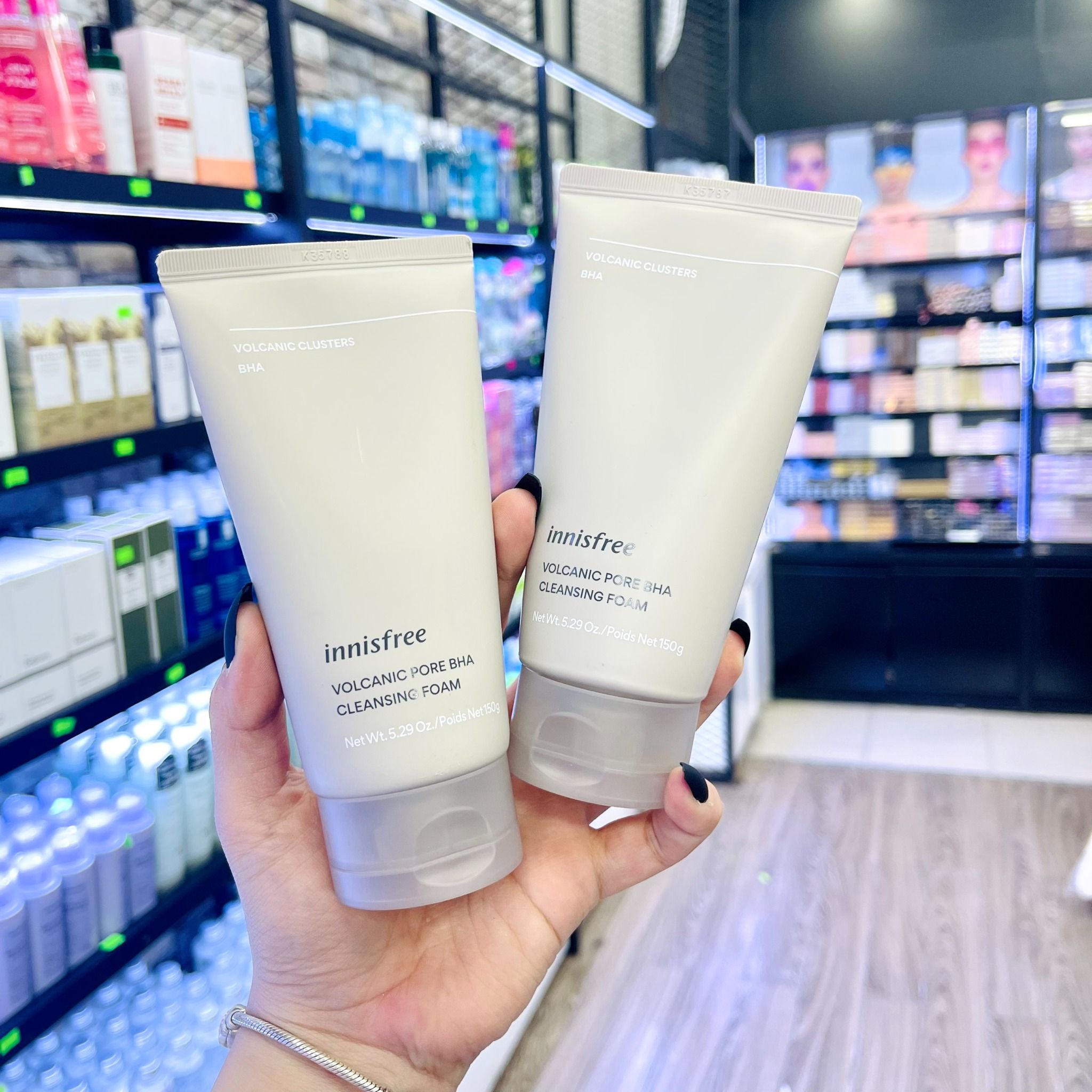  ( Mẫu Mới) Sữa Rửa Mặt Chiết Xuất Tro Núi Lửa INNISFREE Jeju Volcanic Pore Cleansing Foam EX - 150ML 