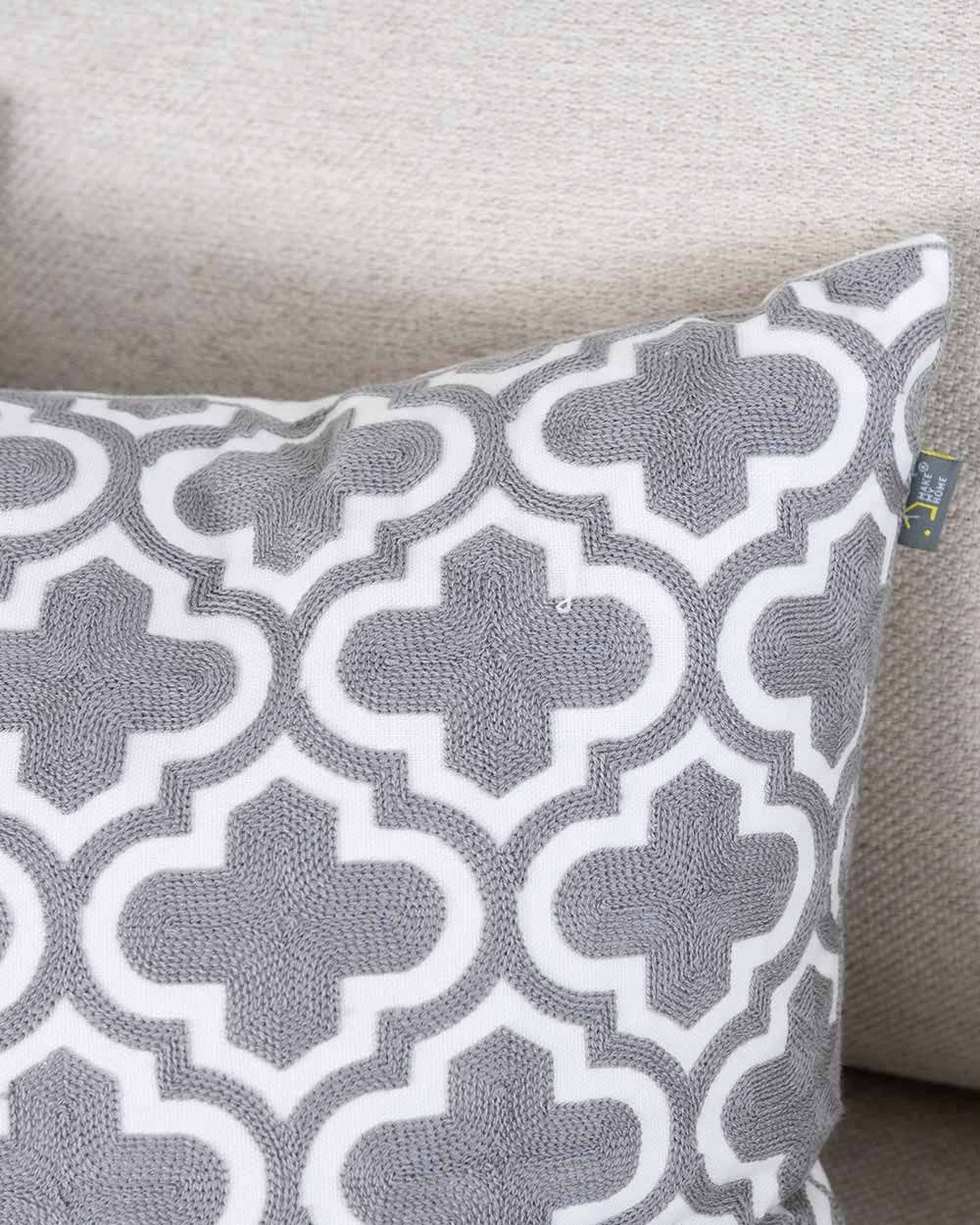 Gối Sofa Quatrefoil 2