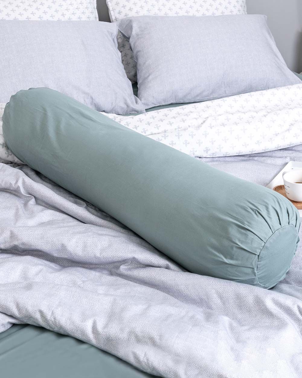 Vỏ Gối Ôm Silk Xanh Đậu