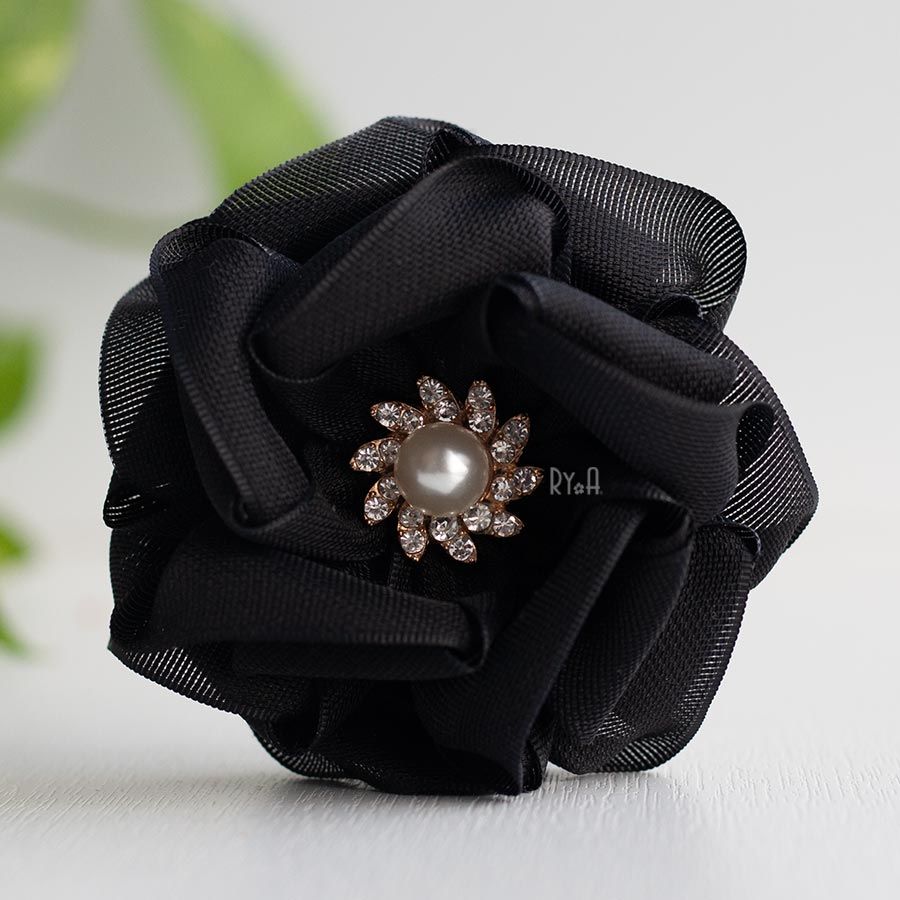 Hoa cài áo vải voan hạt đính mặt mạ kim hạt trai RYA 742176