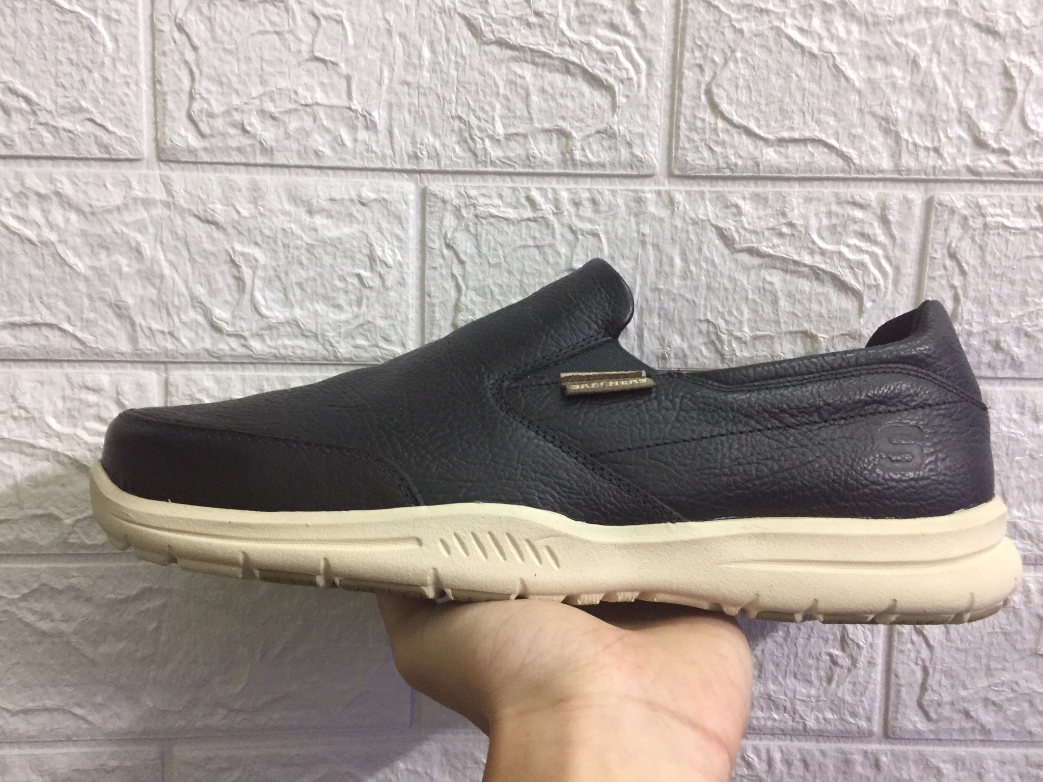 Giày lười Skecher Đen đế Kem Big Size