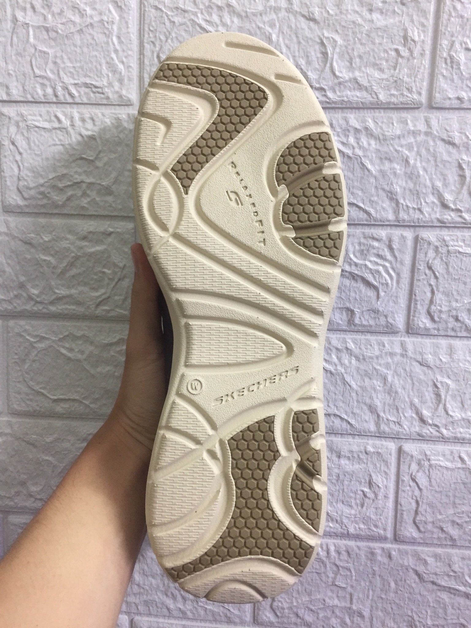 Giày lười Skecher Đen đế Kem Big Size