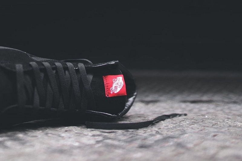Giày Sneaker Vans Cổ Cao Full Black Bigsize