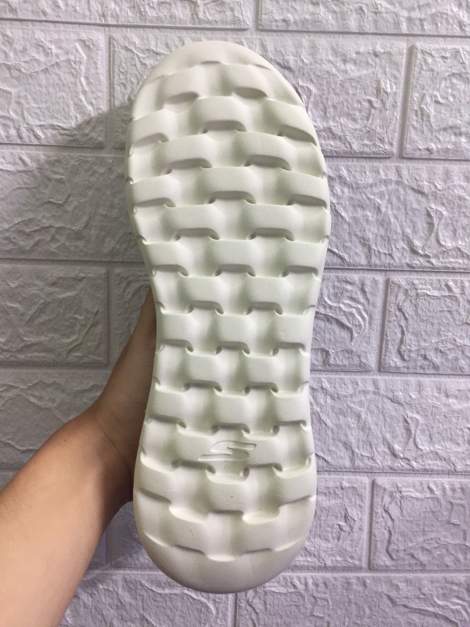 Giày lười Skecher Đen Đế Trắng