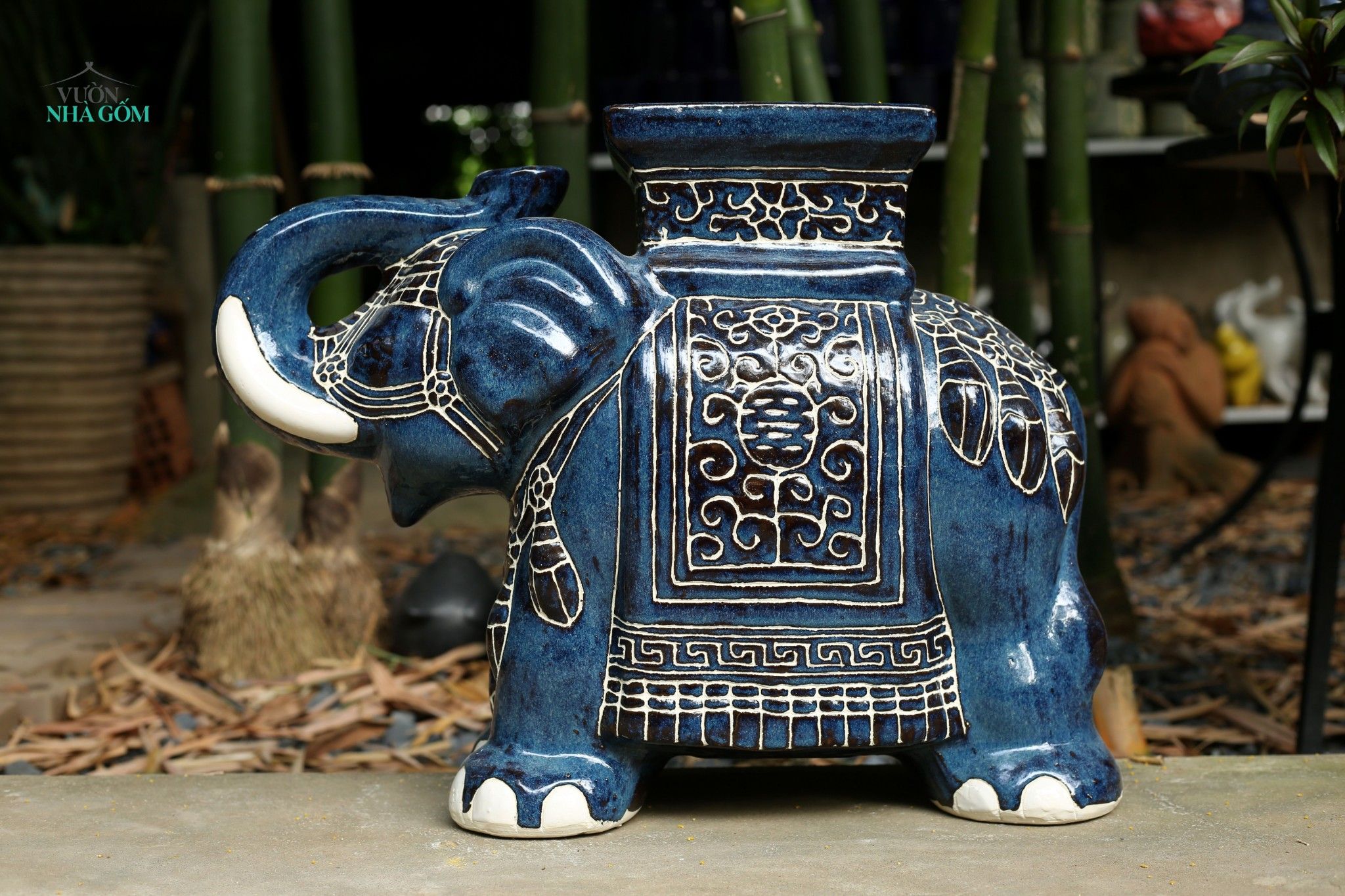  Đôn voi truyền thống, gốm Nam Bộ, gợi nhớ ký ức, xanh men chảy, C43 x R50cm 