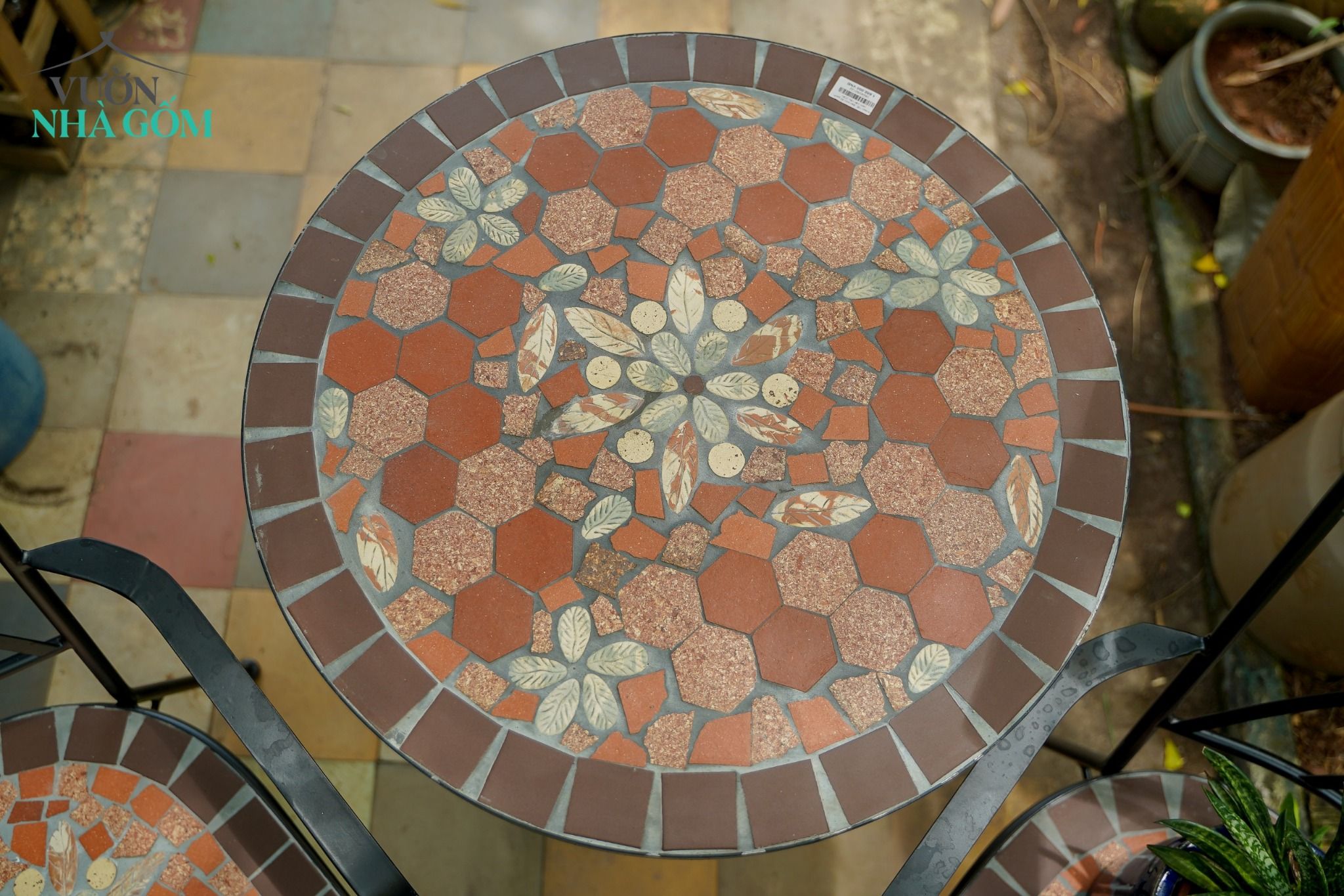 Bàn tròn gạch cam viền nâu, gốm Mosaic, R60cm- 08240t60122