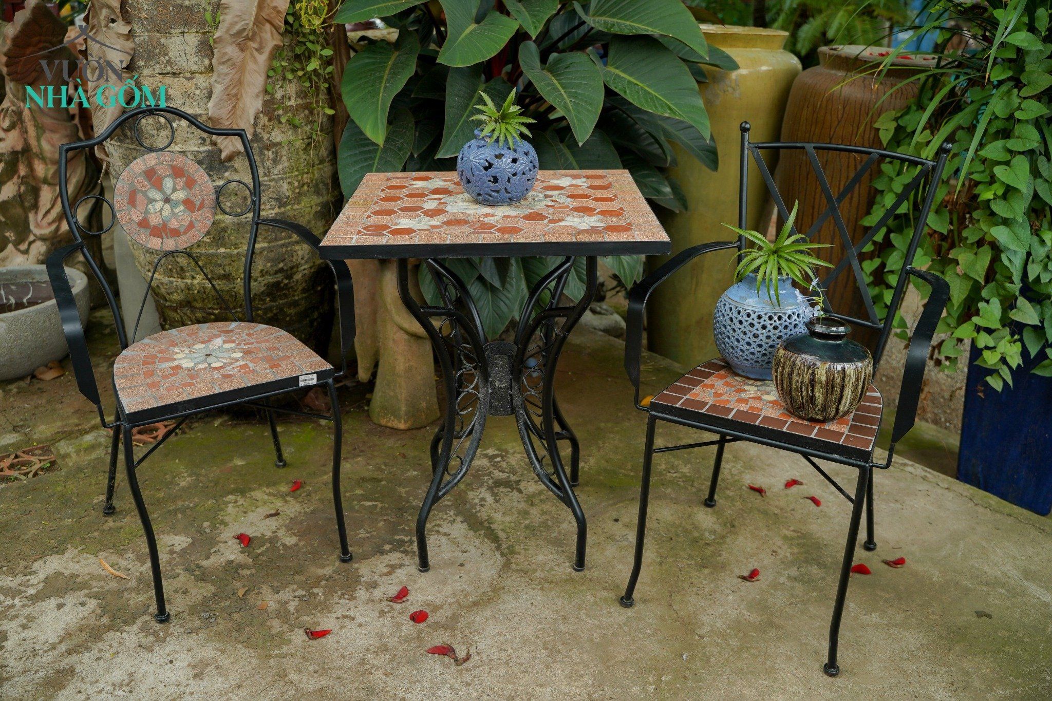 Bàn vuông gạch cam viền cam, gốm Mosaic, R60cm