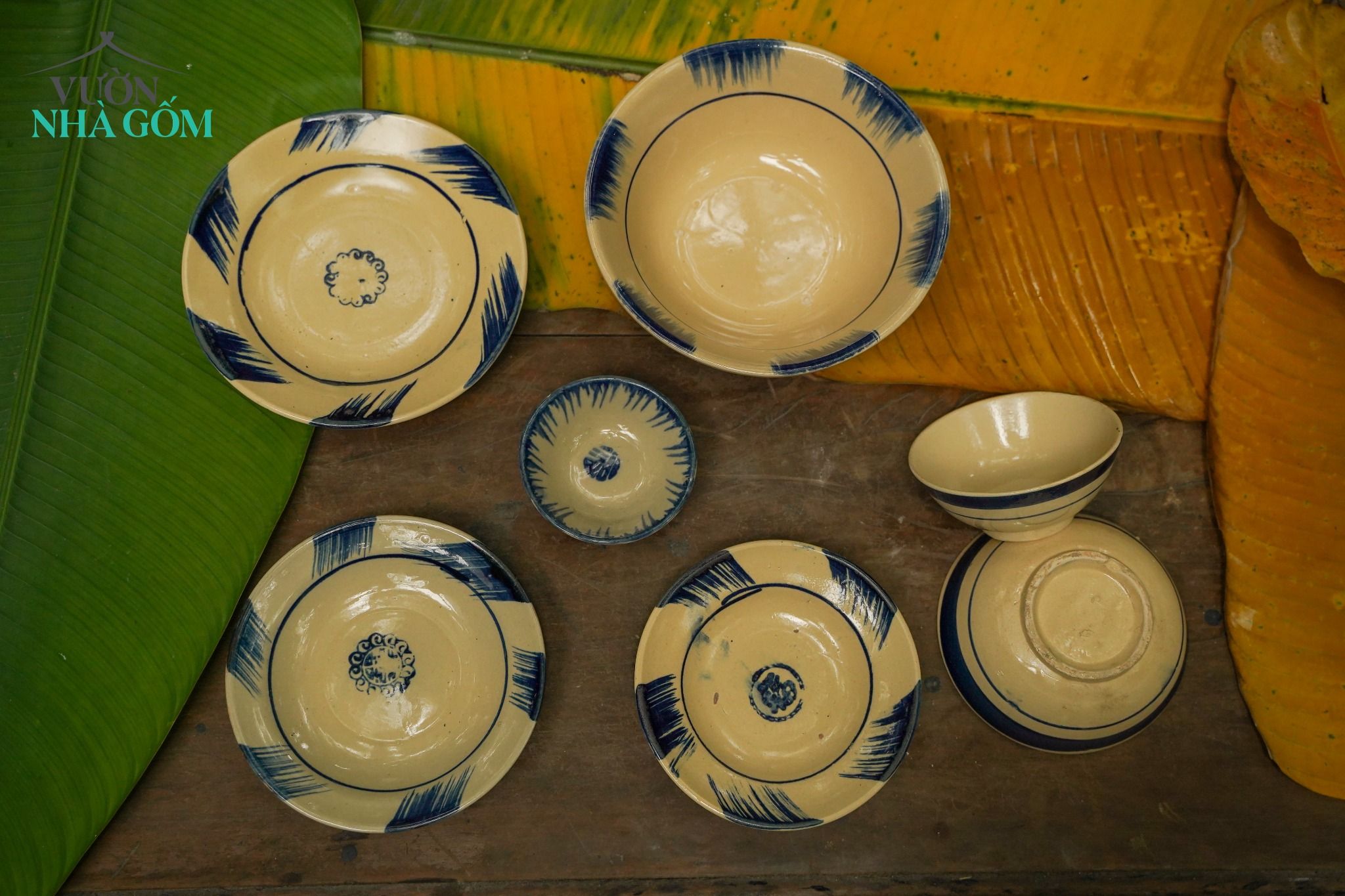 Dĩa phết xanh trung, chén bát Lái Thiêu nung củi, C3xR17 cm