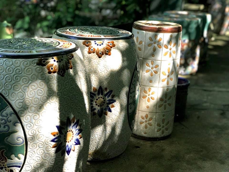 Đôn tròn trắng khắc thủ công họa tiết Tứ Linh, gốm mỹ nghệ Nam Bộ, C45 x R30cm