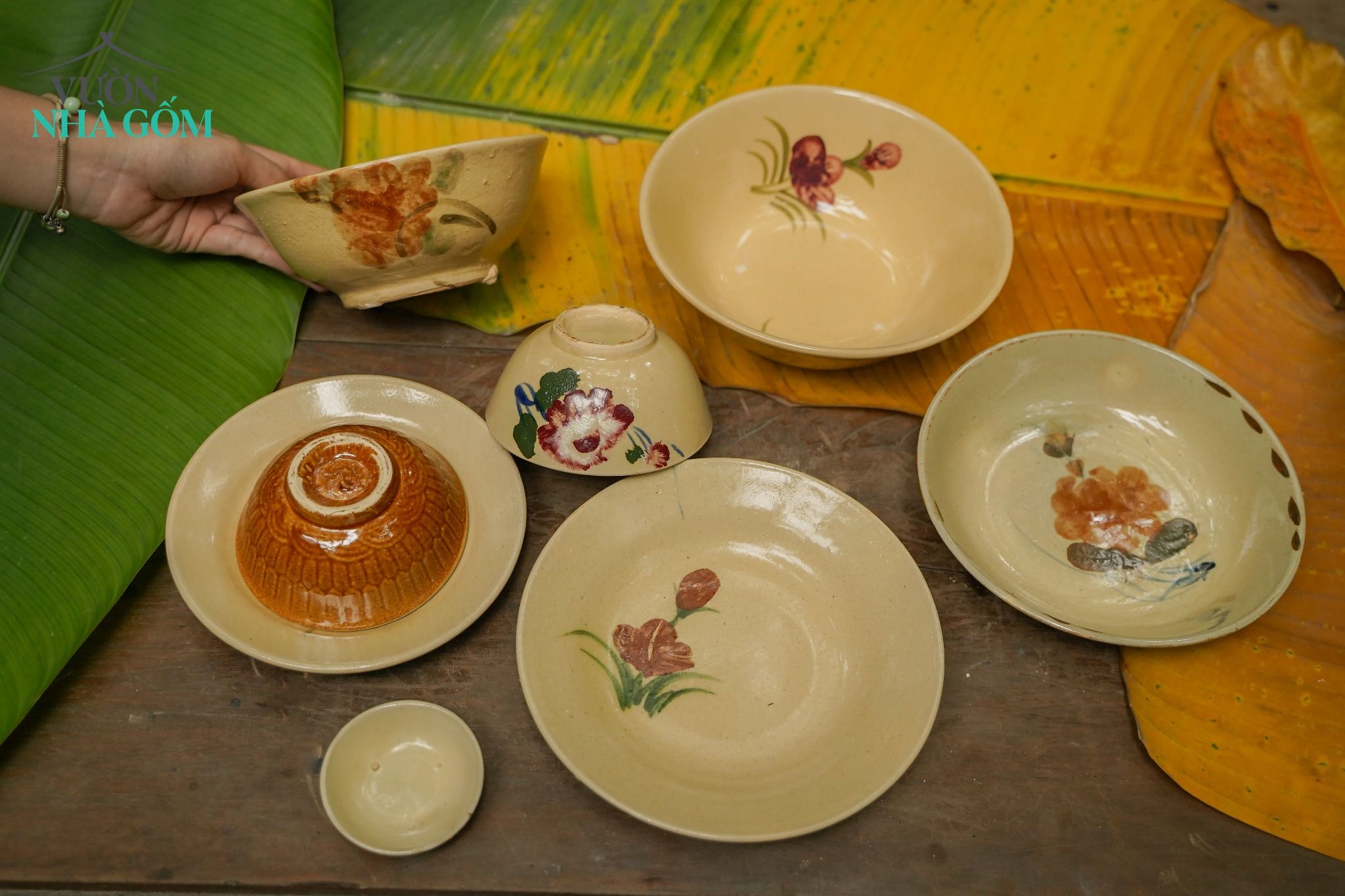 Chén cơm vẽ tay họa tiết hoa nâu, chén bát Lái Thiêu, R12xC5,5cm