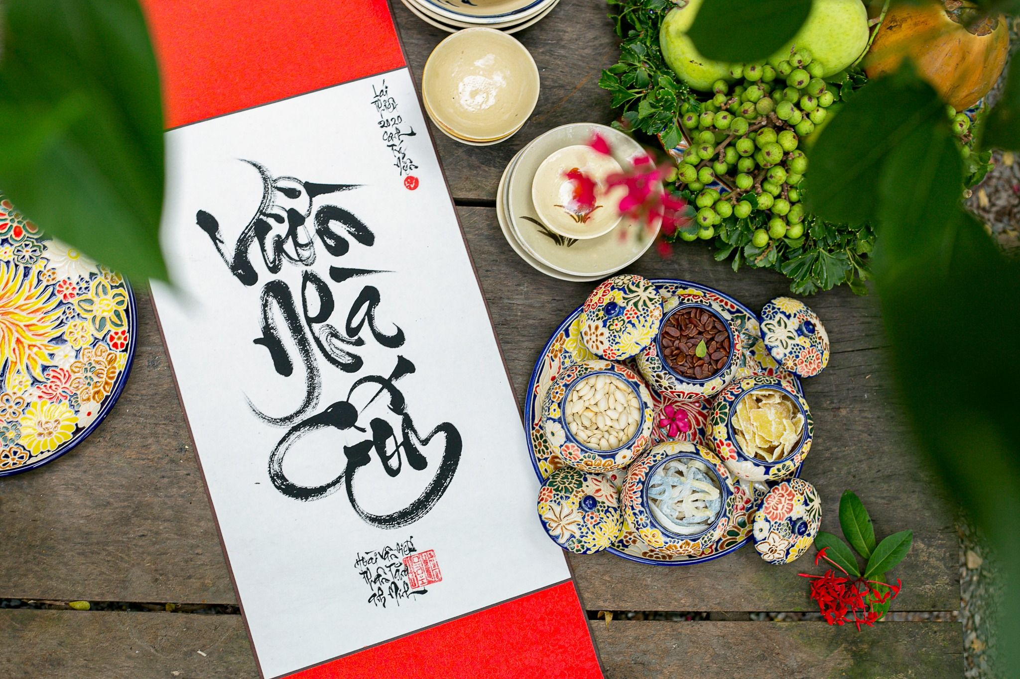 Bộ sưu tập gốm Bách Hoa triện Thủ Biên phiên bản mới, cổ điển và đẹp dịu dàng