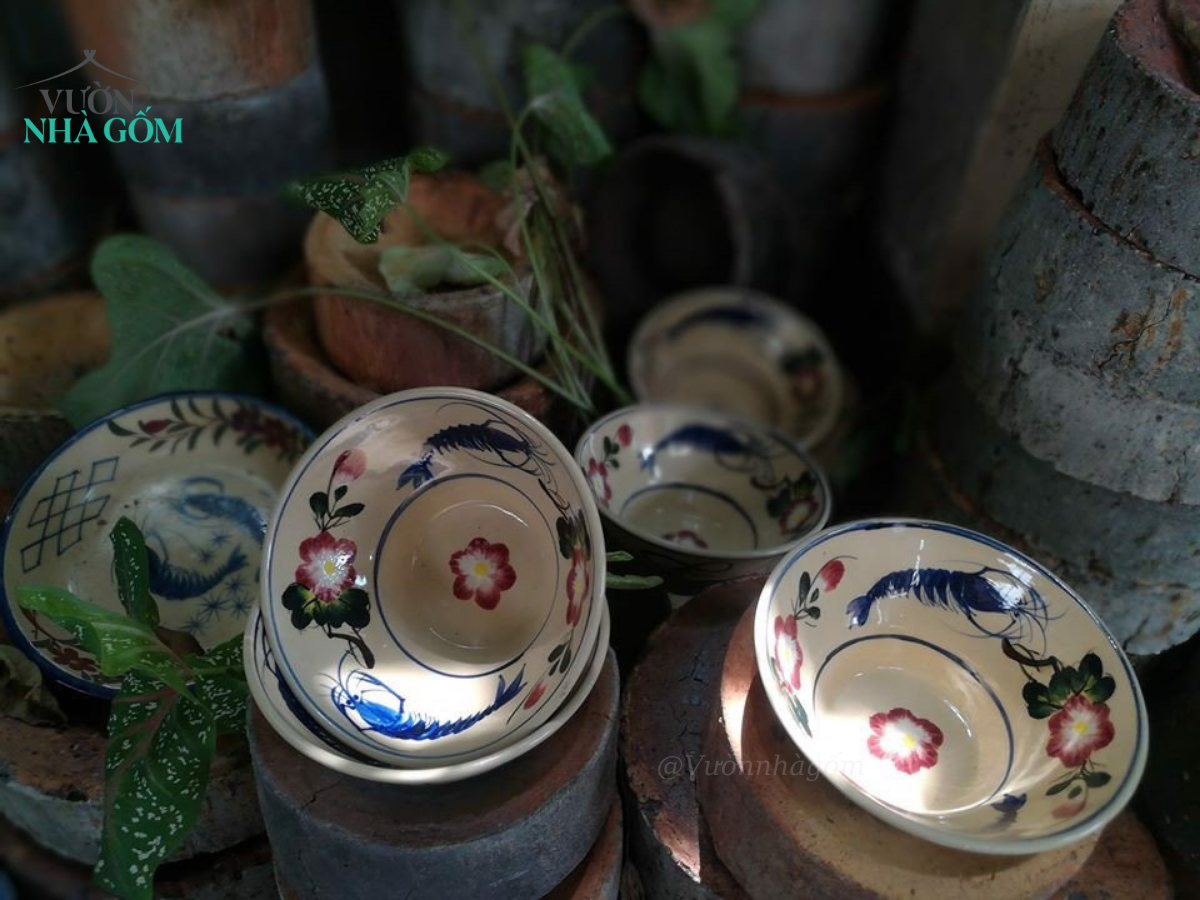 Chén bát vẽ tay, món quà ký ức