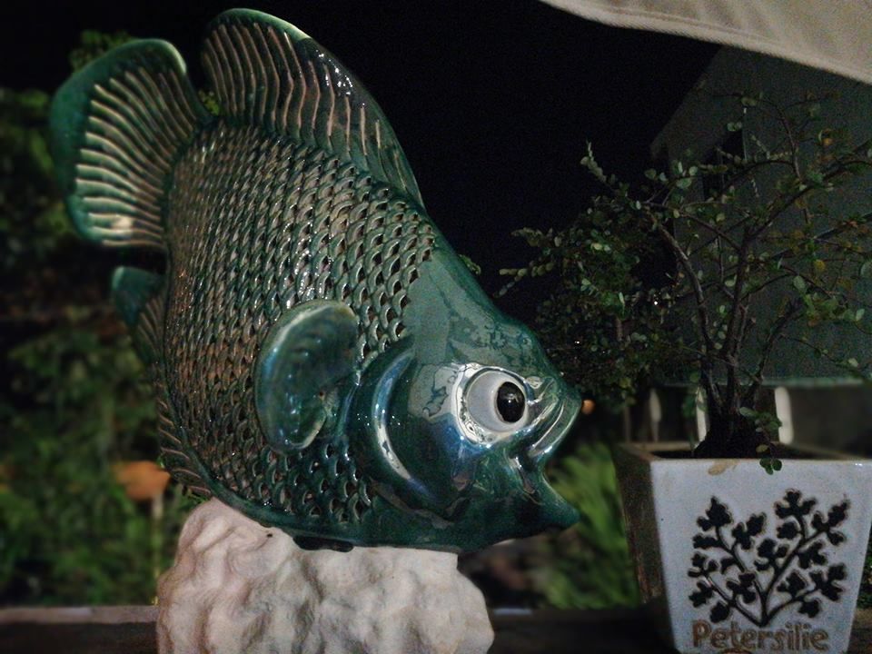  Cá gốm lọng đèn xanh đồng, gốm thủ công Nam Bộ, C48xD45 cm 