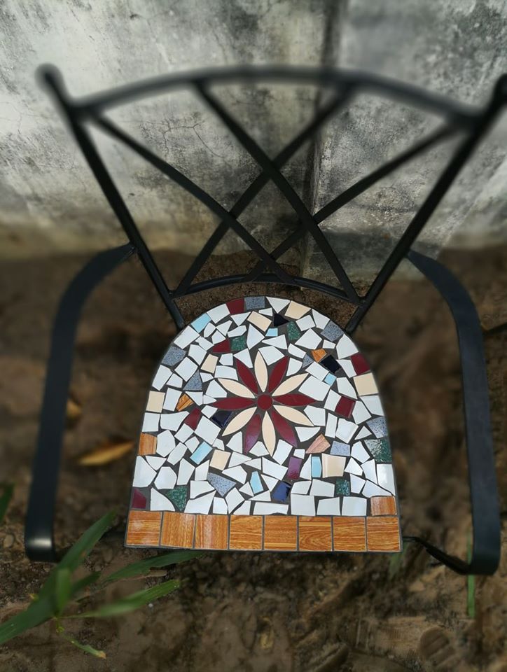 Mosaic hiện đại, mẫu bàn ghế hoa văn số 4