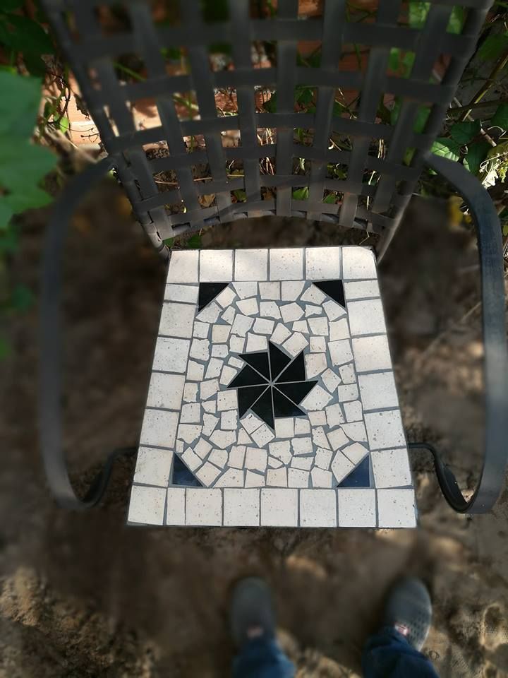 Mosaic hiện đại, ghế gốm có tay, mặt vuông