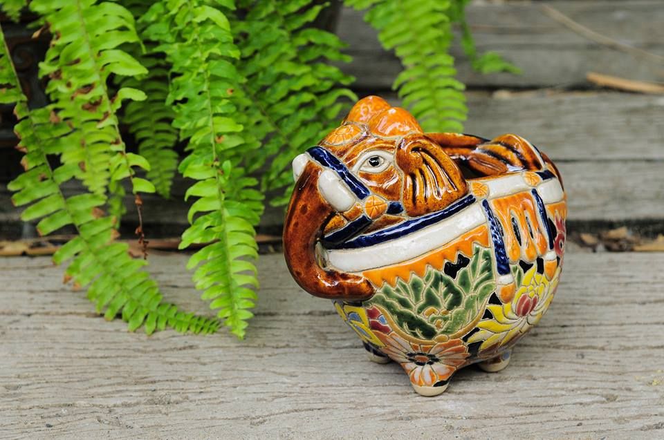 Voi kẹo nhỏ ú khỏe ú xinh trổ bông bách hoa, gốm mỹ nghệ Nam Bộ, C15 x D16 cm- 0201k2o072
