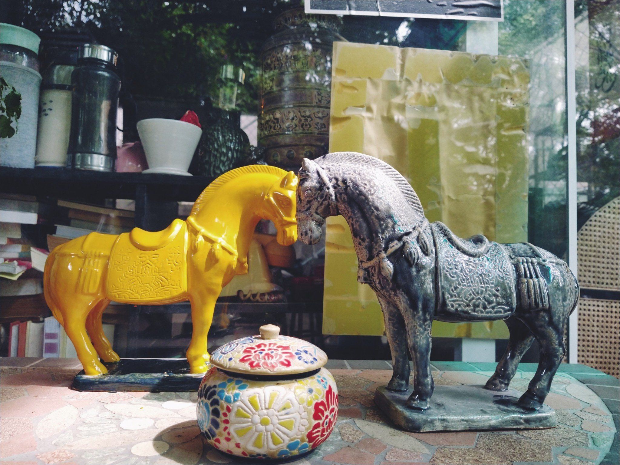 Ngựa gốm vàng rực rỡ và xám tối thượng, gốm Thủ Biên, C17 x R25cm