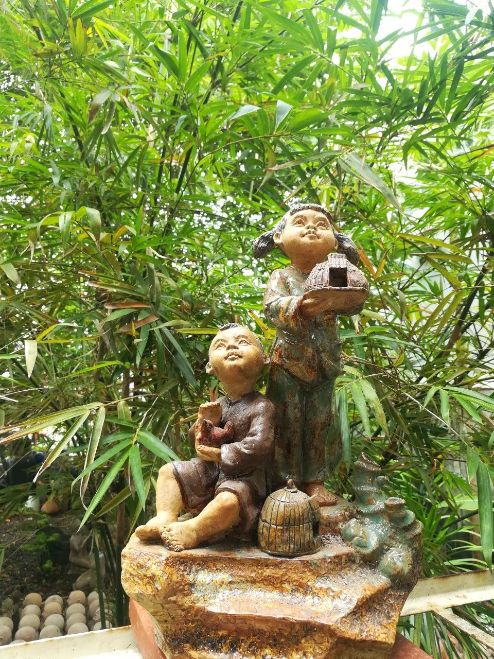 Tác phẩm gốm điêu khắc,