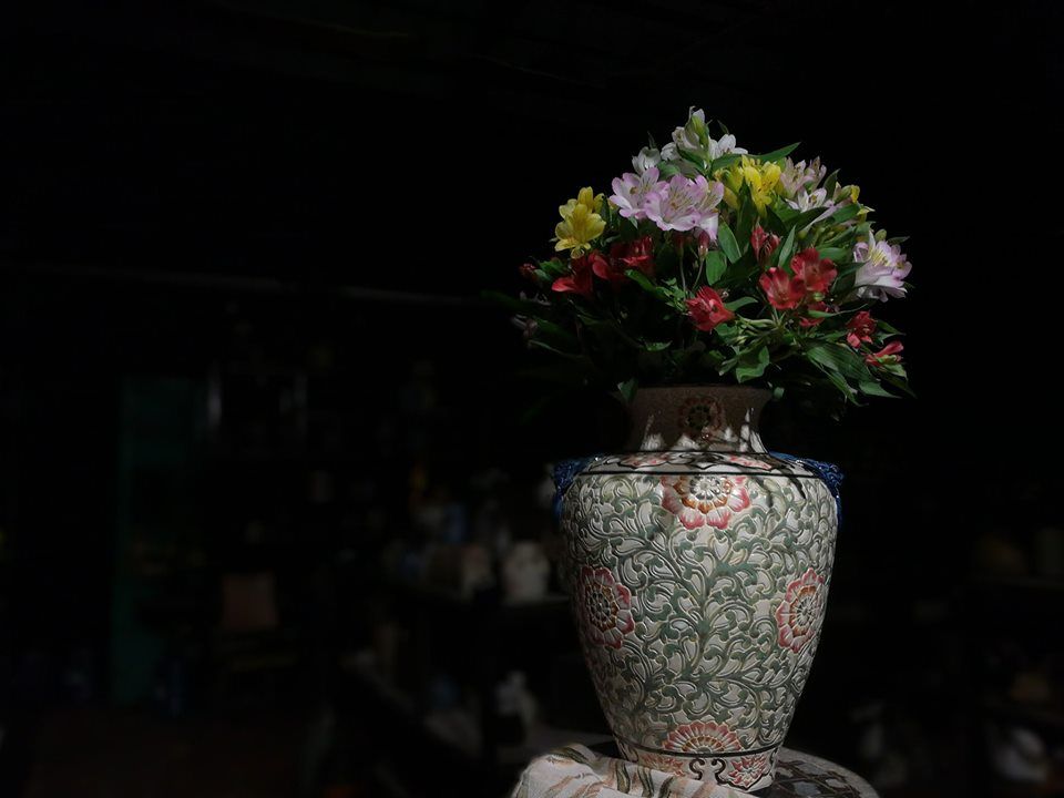 Ché hoa dây lá, xanh đồng, gốm mỹ nghệ Nam bộ, H50cm