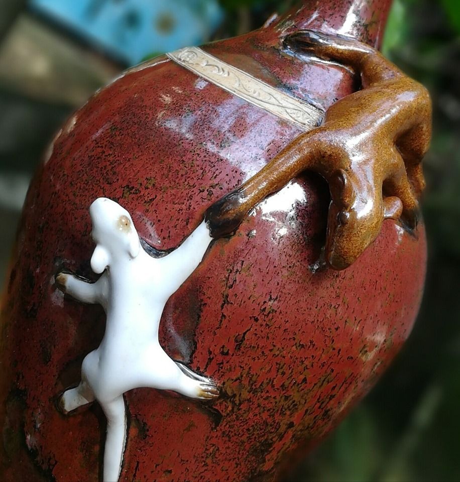 Bình cổ nhọn, Đôi Bạn Chuột