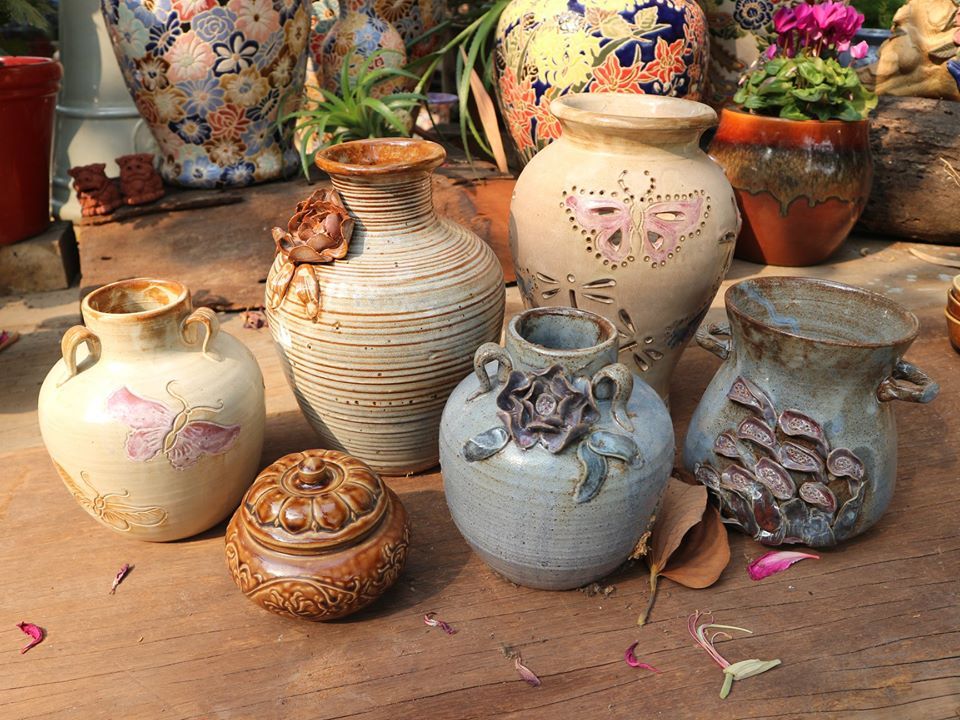 Bình vuốt tay, vẽ bướm 3 quai, H17 cm