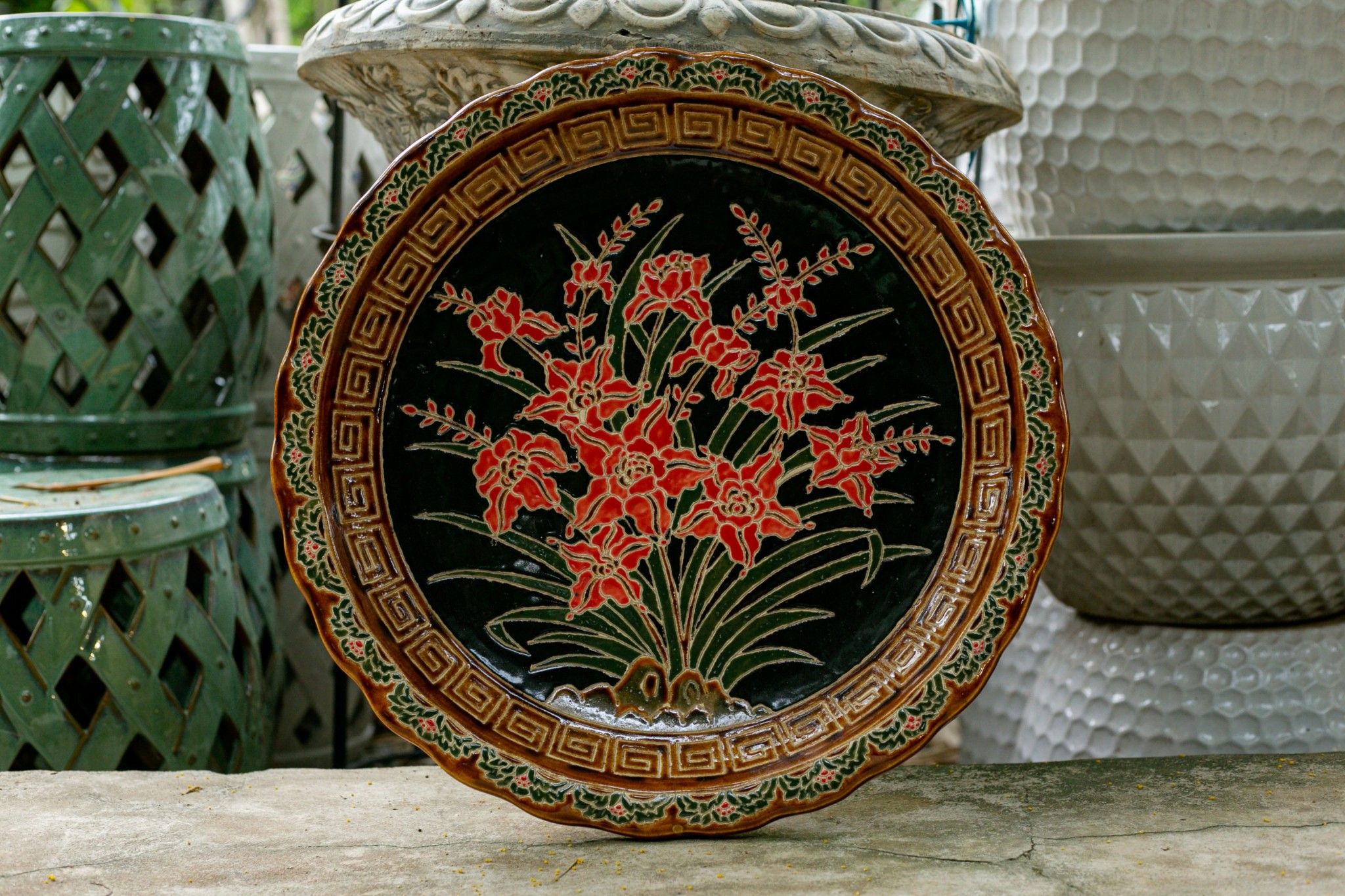 Đĩa gốm mỹ nghệ đề tài Hoa Lan, D52 cm