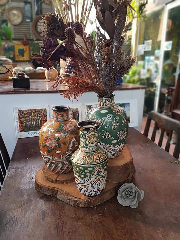 Bình trám hoa văn thủy ba, men xanh đồng, H28cm