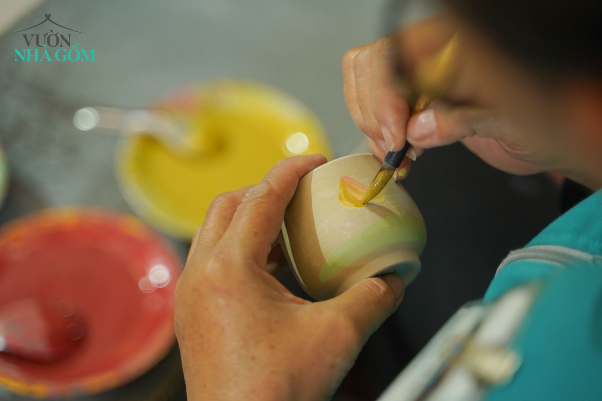  Tách uống trà Thủ Biên, thực hiện vẽ thủ công họa tiết gà trống, Gốm Thủ Biên, C15xR10 