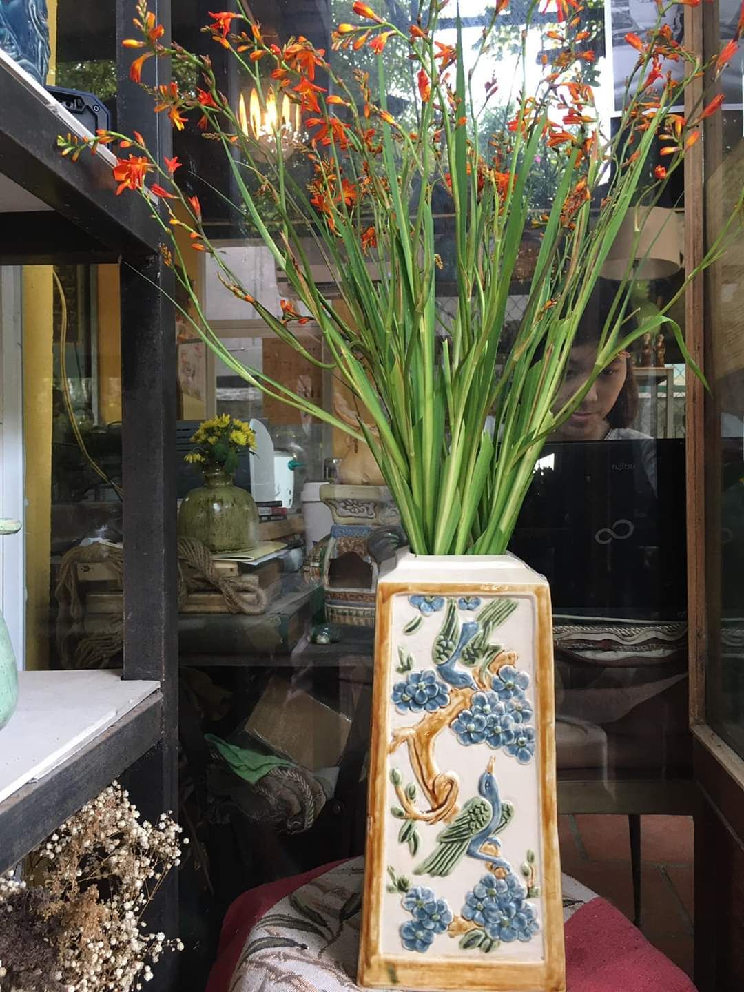 Bình vuông họa tiết đôi chim, gốm Hiên Vân, H30 cm