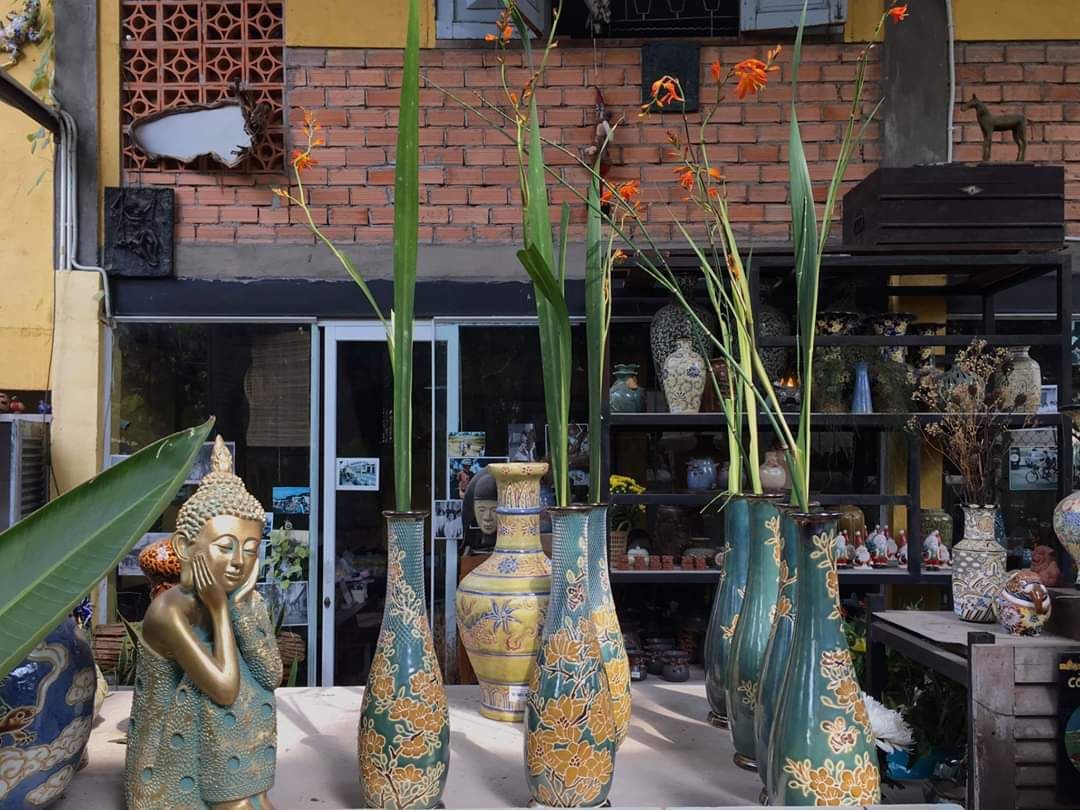 Bình vuốt tay Tỳ bà, hoạ tiết chạm khắc, H30 cm
