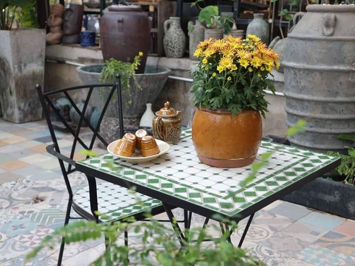 Mosaic hiện đại, mẫu bàn ghế hoa văn số 9