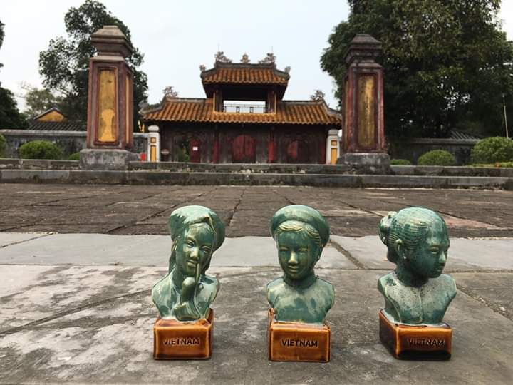 Tượng Cô gái ba miền, H10 cm