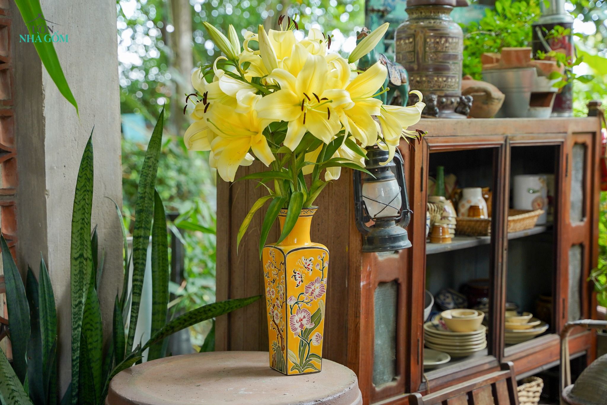 Bình Tứ Quý Cát Tường, màu vàng rực rỡ, Gốm Thủ Biên, C34 X R12 x M9cm, dùng làm Quà tặng, cắm hoa & trang trí
