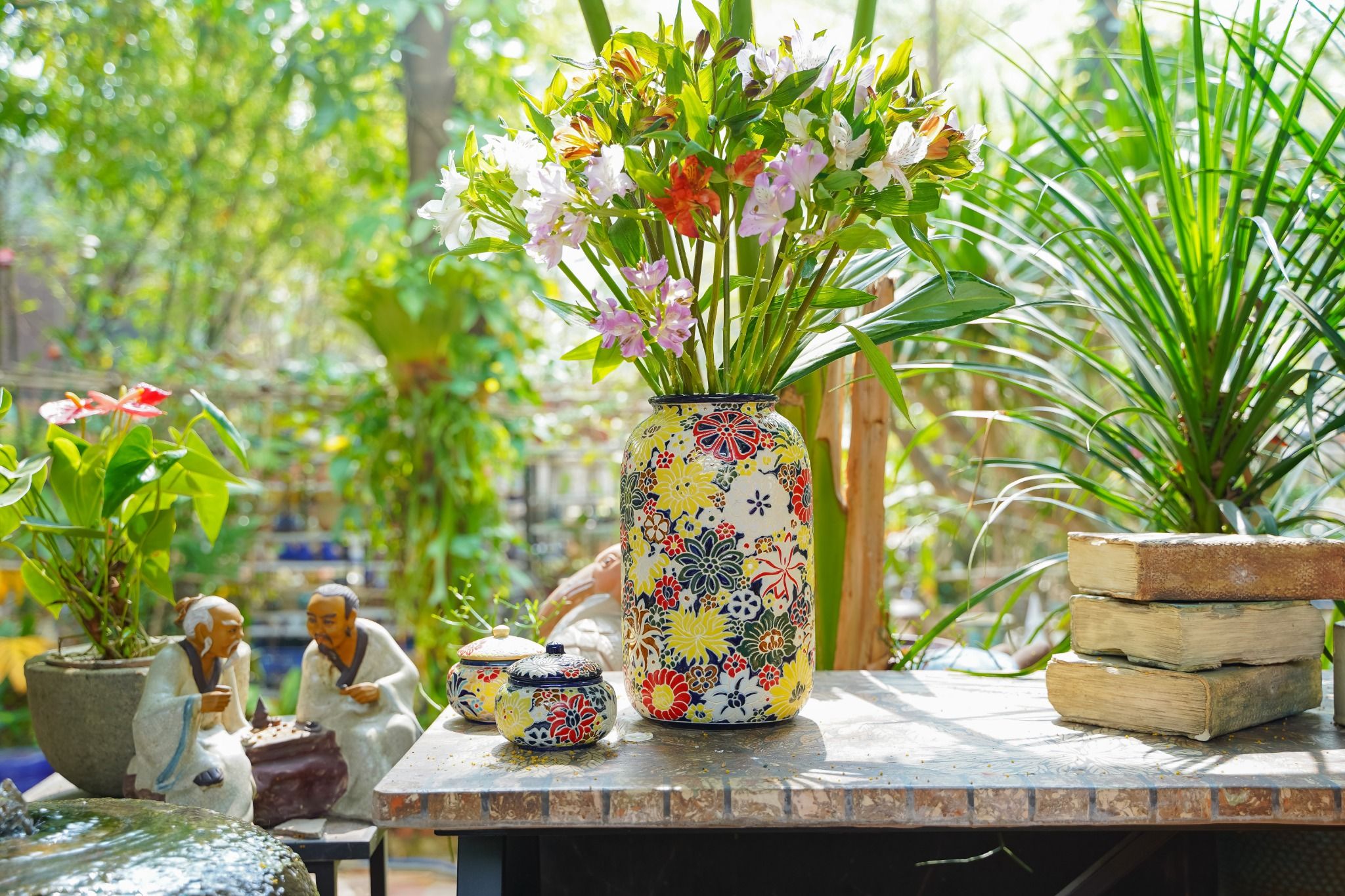 Bình khắc Bách Hoa thủ công, cắm hoa, trang trí Tết, gốm Thủ Biên, C30 x R11cm