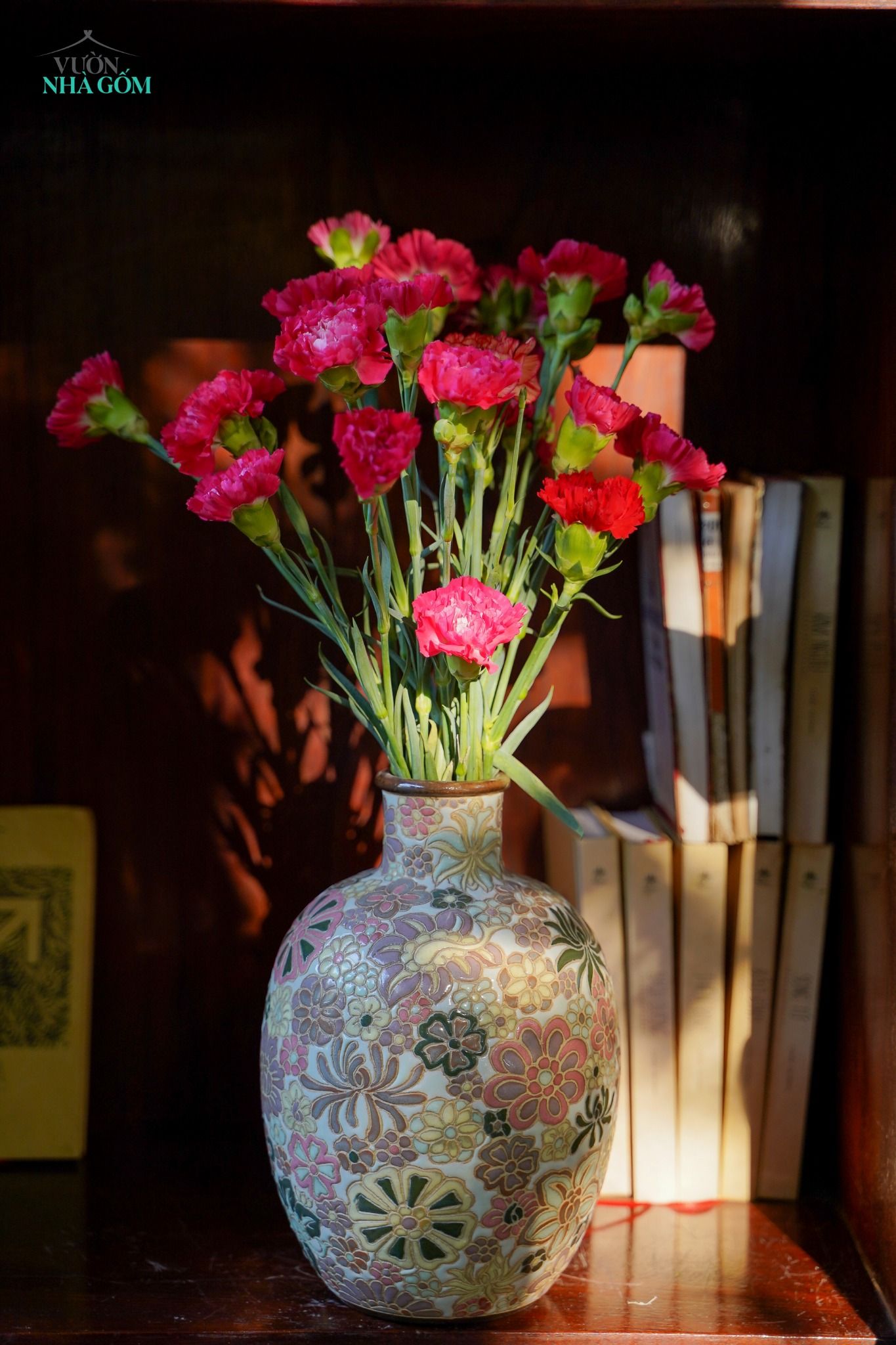  Bình bầu khắc thủ công hoạ tiết bách hoa, gốm Thủ Biên, H28cm 