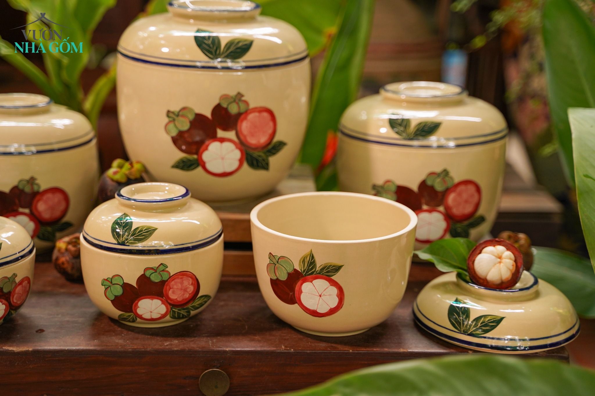Thố gốm họa tiết vẽ trái Măng cụt, Gốm Thủ Biên, Bộ 6 thố