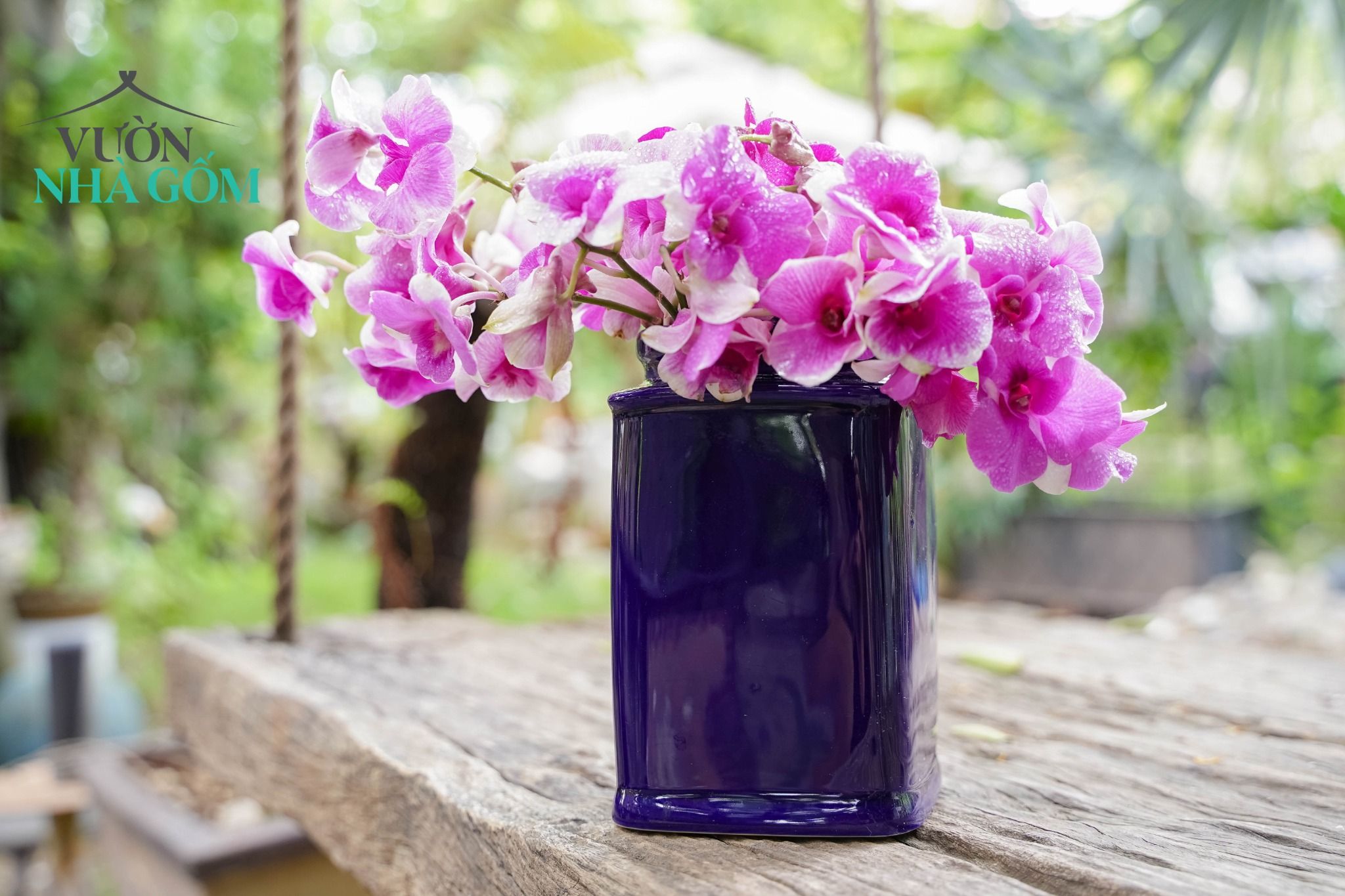 Bình gốm vuông xanh cobalt, bình hoa Tết, gốm Nam Bộ, H18cm