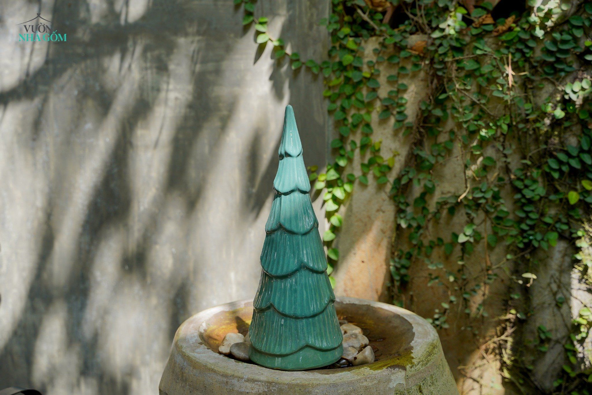 Cây thông Noel trơn men trắng và xanh lá, H35