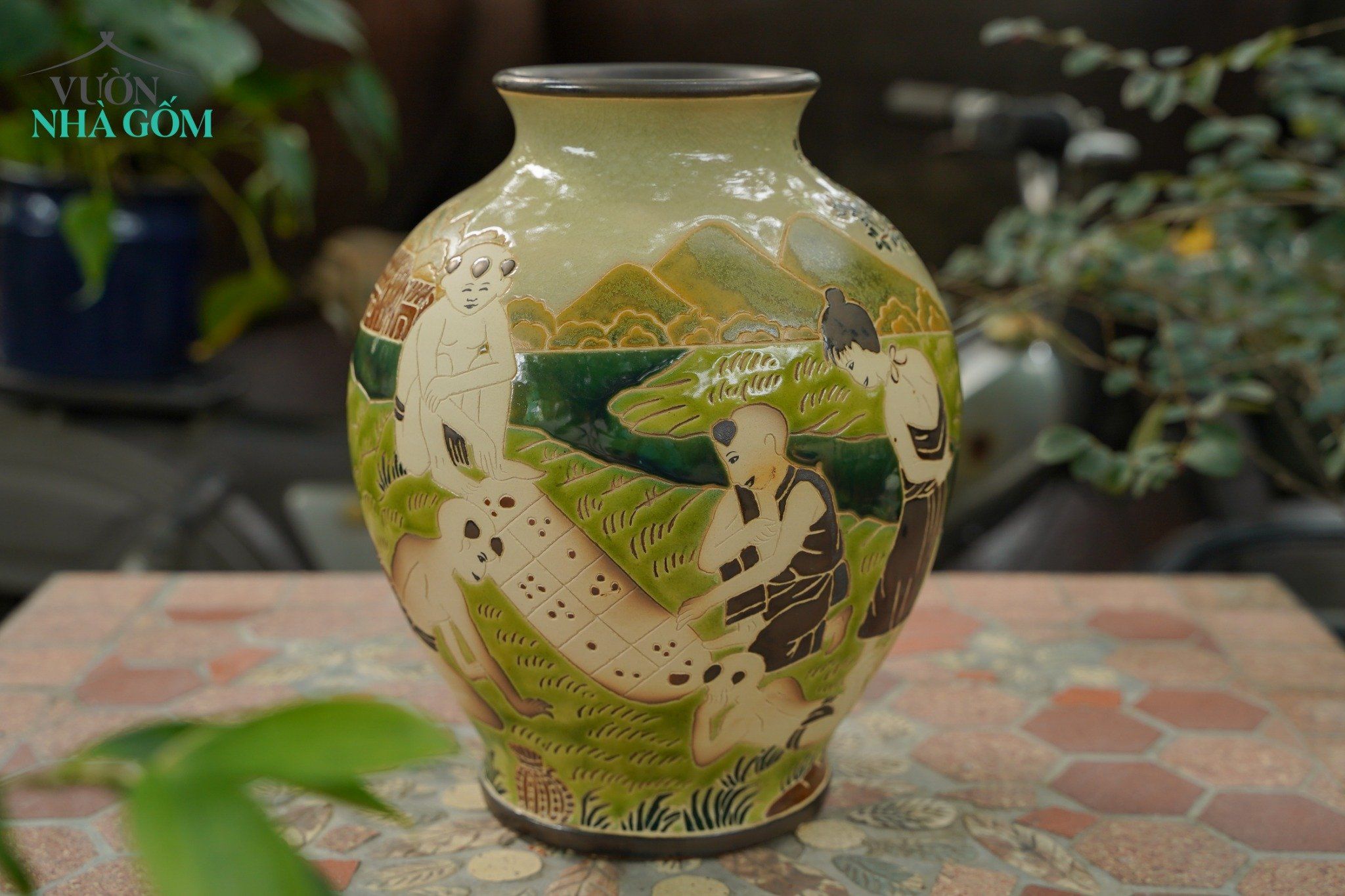 Bình gốm thủ công khắc đề tài ĐỒNG QUÊ VIỆT, Gốm Thủ Biên, C30cm, Quà tặng, Cắm hoa & Trang trí